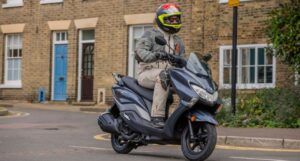 Suzuki Burgman Street 125: प्रीमियम लुक, शानदार कम्फर्ट और दमदार परफॉर्मेंस वाला स्मार्ट स्कूटर
