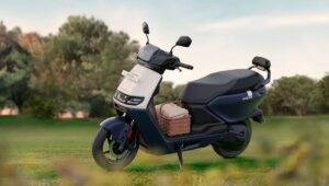 Ather Rizta की कीमत और फीचर्स: 80kmph टॉप स्पीड, 2.9kWh बैटरी और दमदार परफॉर्मेंस